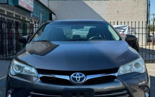 Used 2017 Toyota Camry Hybrid LE